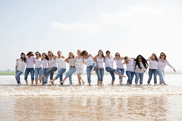 groupe evjf les pieds dans l'eau